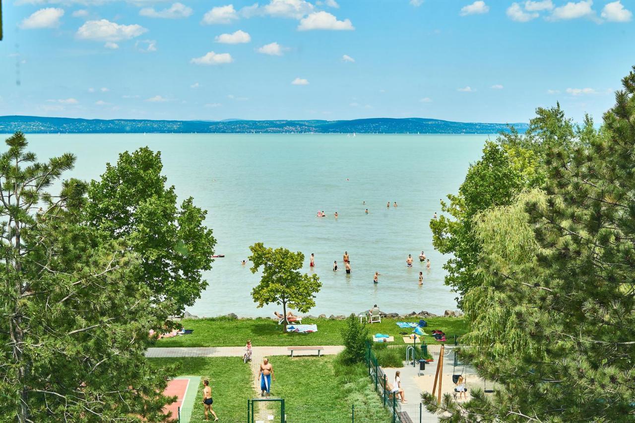 Catamaran Apartments - Hostaid Siófok Exterior foto
