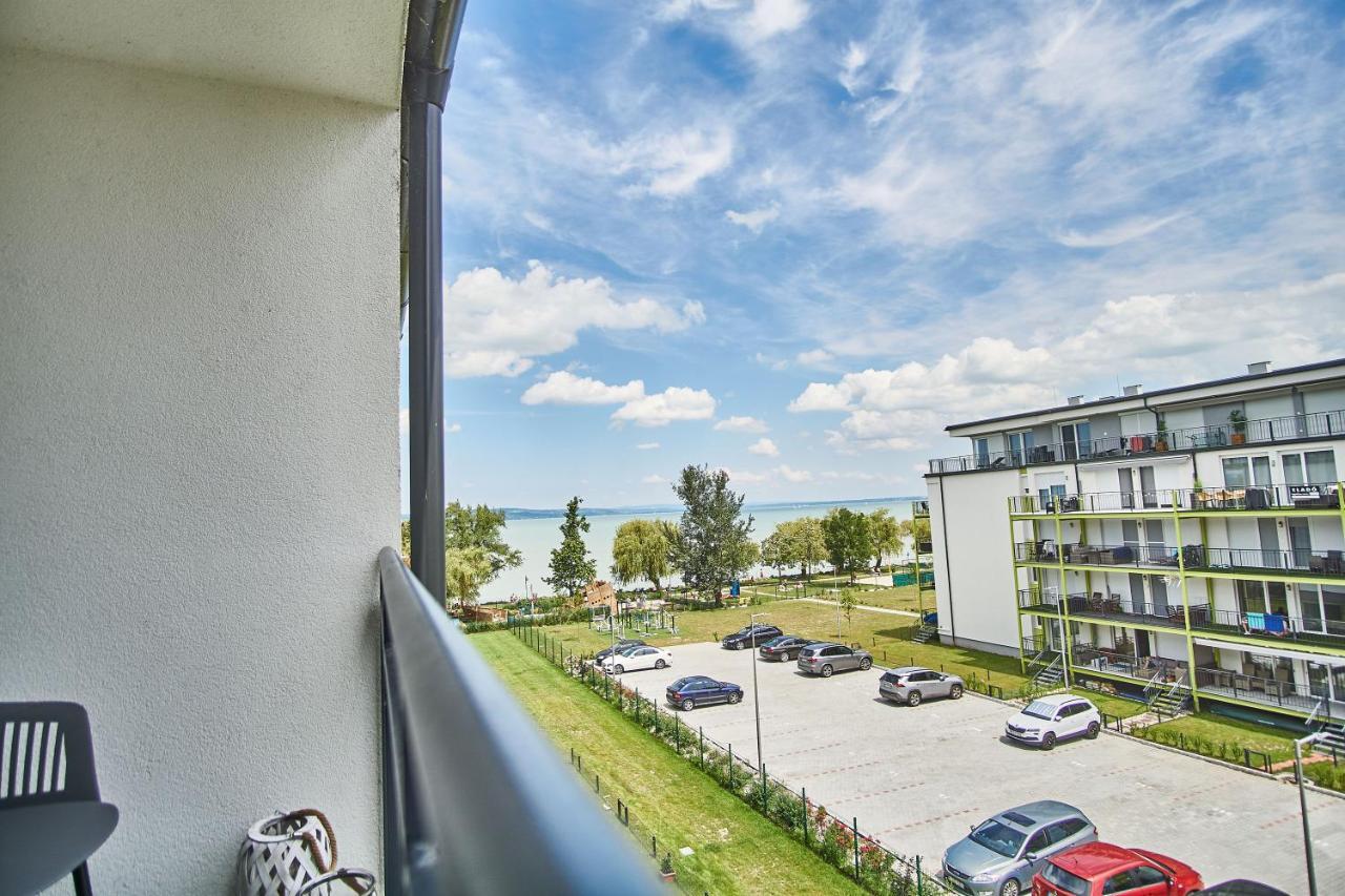 Catamaran Apartments - Hostaid Siófok Exterior foto